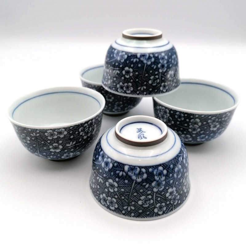Set of 5 blue Japanese cups and small plum flowers - UME