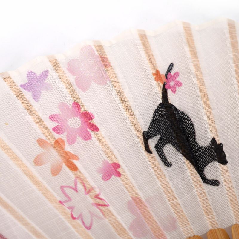 Abanico japonés negro y beige de algodón y bambú con estampado de gato y flor - NEKO TO HANA - 20.5cm