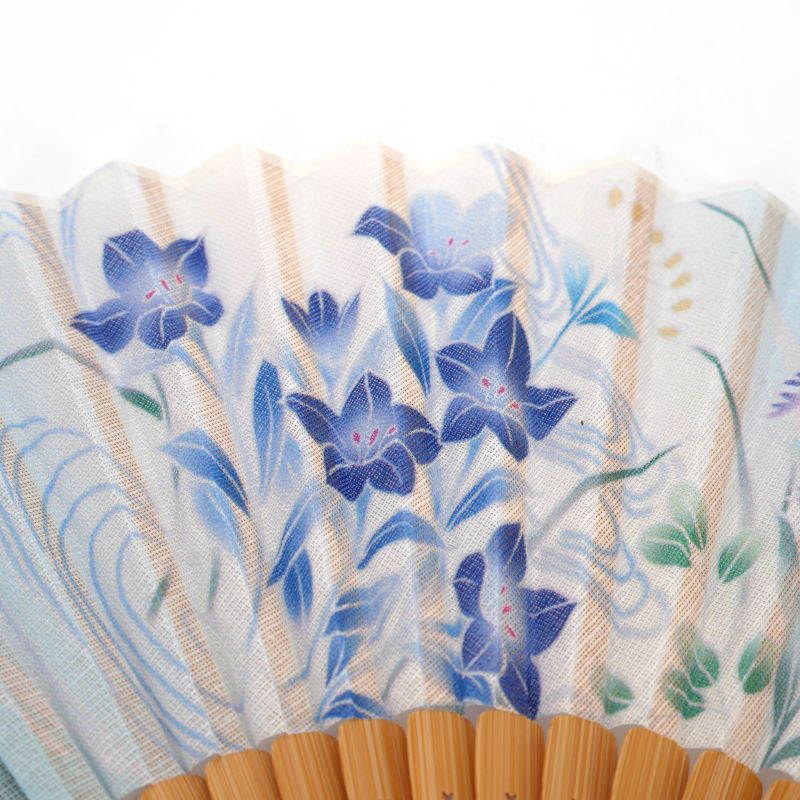 Ventaglio giapponese in cotone blu e bambù con motivo a fiori autunnali - AKIKUSA - 20,5 cm
