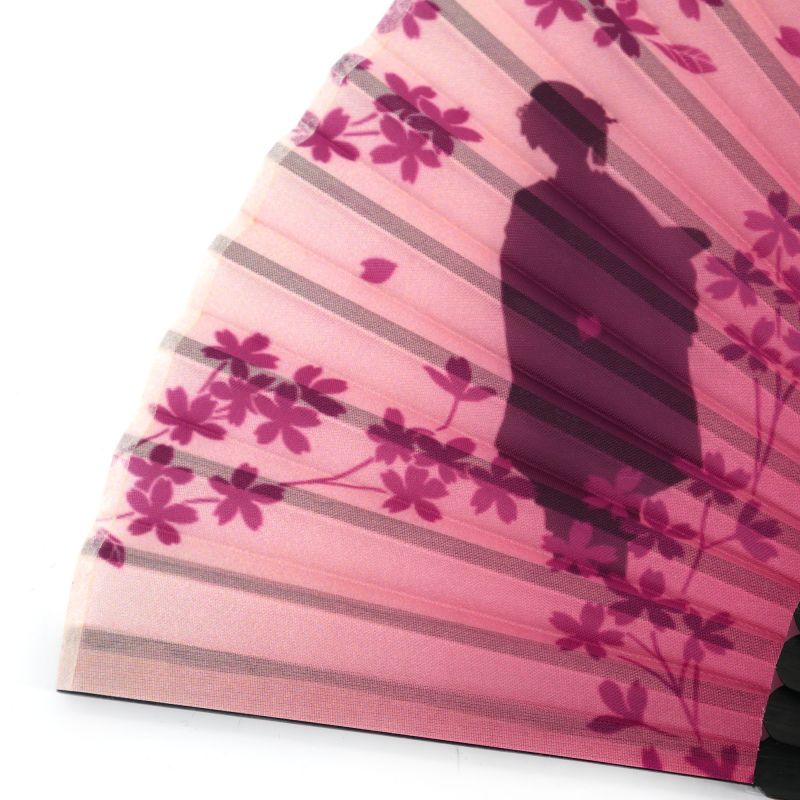 Éventail japonais rose en polyester et bambou motif geisha et fleurs de cerisier - TERA MAIKO - 21cm