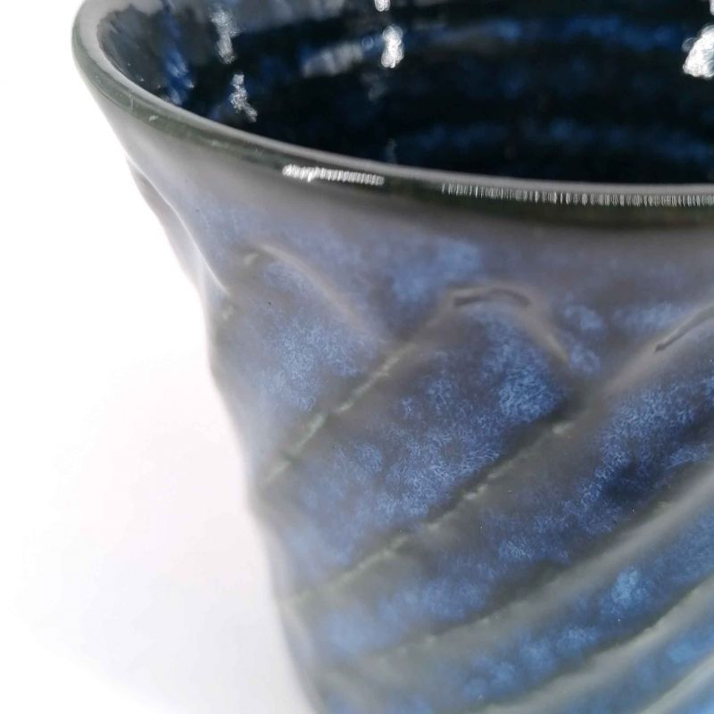 Tazza da tè giapponese svasata in ceramica, blu notte, strisce diagonali - MIDDONAITOBURU