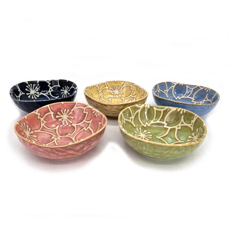 Set of 5 small triangular Japanese ceramic tea bowls in cherry blossoms - SAKURA