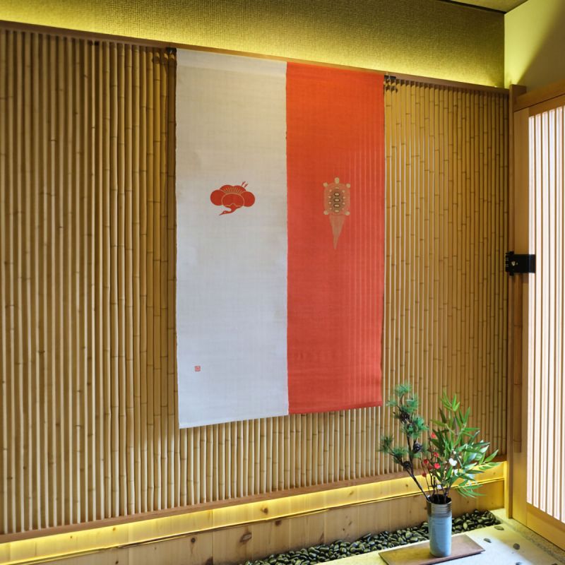 Noren in red and white hemp hand painted crane and turtle motif, UMEKAKUMON, 88 x 150 cm