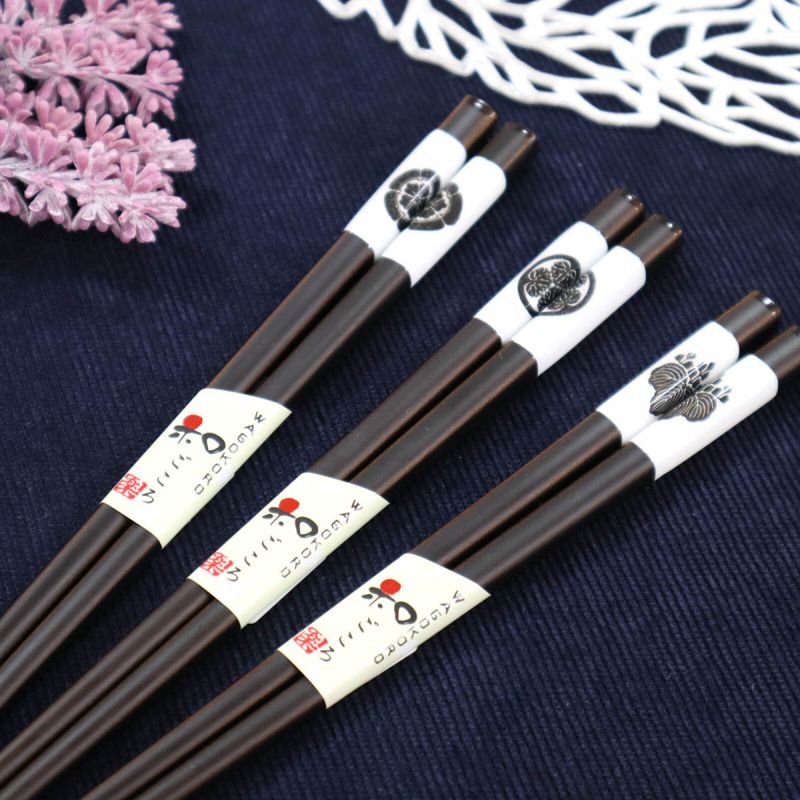 Coppia di bacchette giapponesi in legno - stemma di famiglia, famiglia Oda