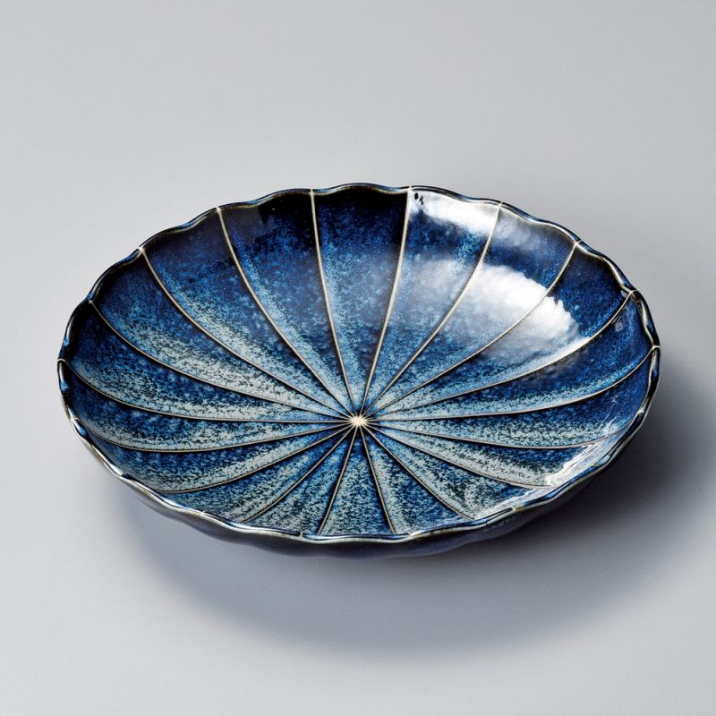 Piatto rotondo in ceramica giapponese a forma di crisantemo, KIKU, blu scuro