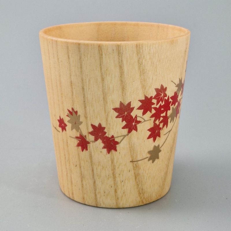Japanese tea cup in natsume wood with gold and silver lacquered maple leaves, MAKIE MOMIJI