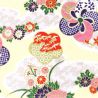 Foglio di carta giapponese, YUZEN WASHI, beige, Kumochiri con motivi floreali