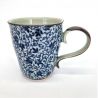 Taza de té japonesa con motivos florales azules, KARAKUSA SARASA