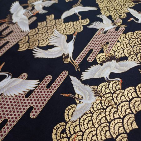 Tissu noir japonais en coton, motif grue et nuages, TSURU KUMO NAMI, fabriqué au Japon largeur 112 cm x 1m