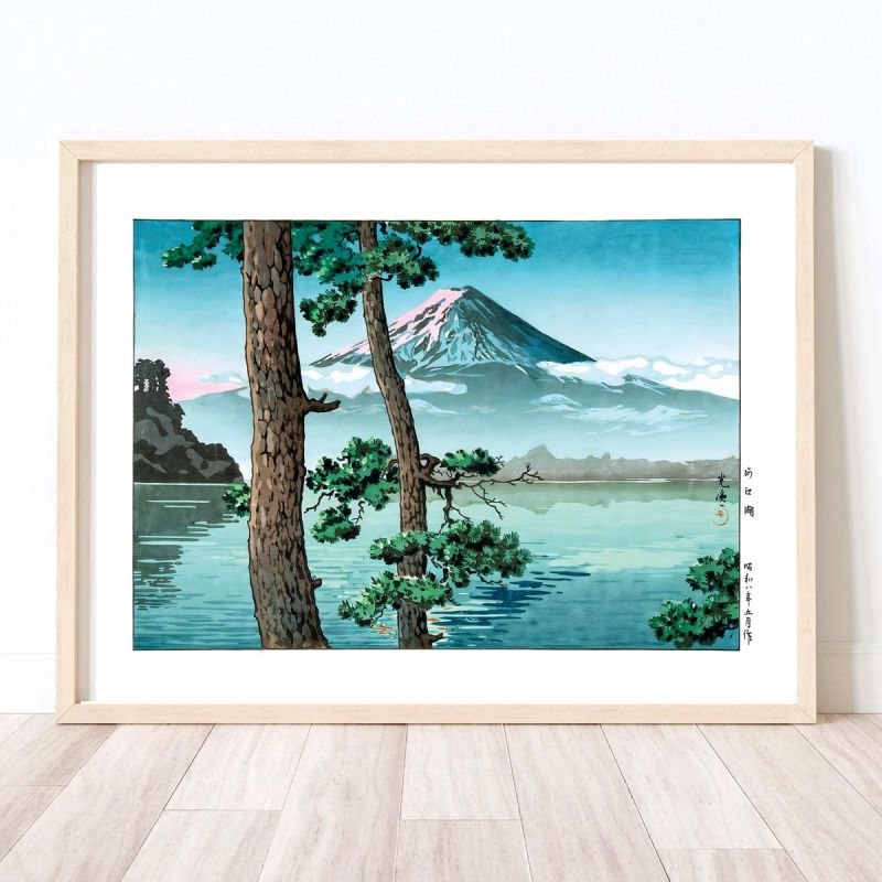 Reproducción de la estampa de Tsuchiya Koitsu, Monte Fuji visto al atardecer desde el lago Sai.