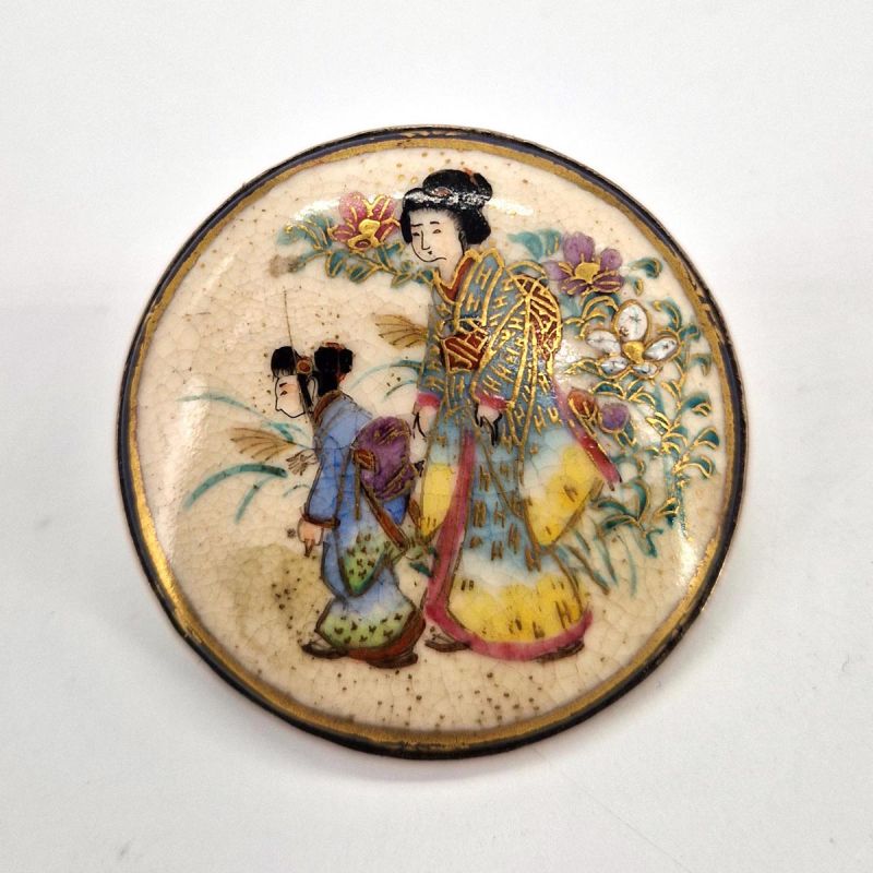 Gros bouton vintage Satsuma, fin 19eme siècle début 20eme - 2 geisha