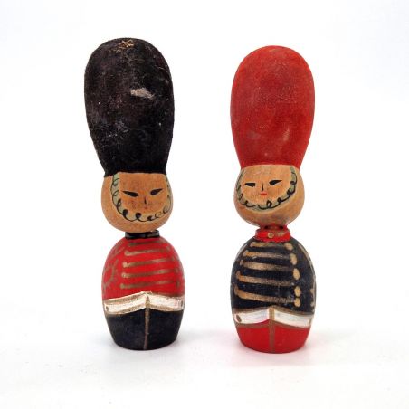 Small Japanese wooden doll, KOKESHI VINTAGE